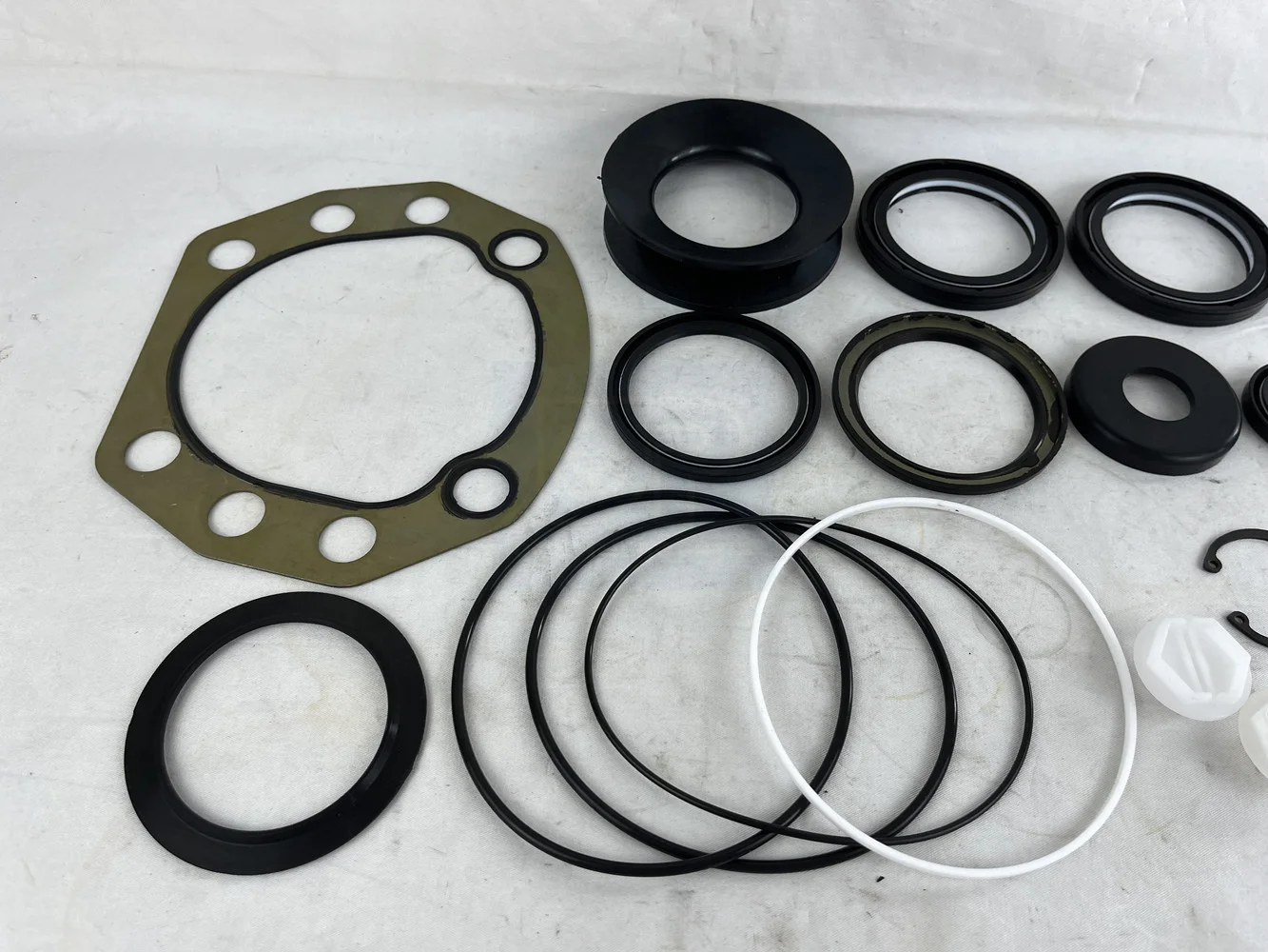 One Set Repair Kits 1454944 2037242 Fit For D AF CF95 CF75 CF85 XF95 XF105 Truck Steering Gear 1444786 JRB5002 1363860