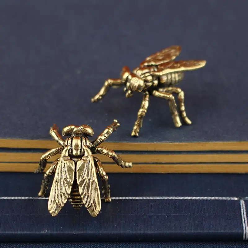 Messing-Mini-Insektenfiguren im Vintage-Antik-Finish mit aufwendigen Schnitzdetails für Heimdekoration, Schreibtischdekoration, Sammlerstücke und Geschenke. – Detail 5