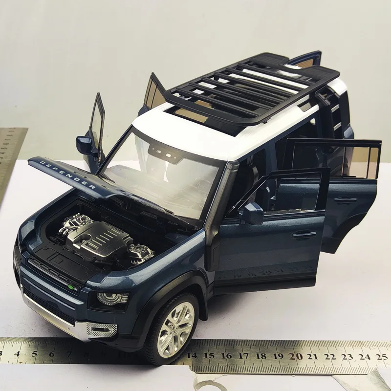 Big Size 1/18 Land Rover Defender 110 Off-road Car Model Toy Alloy Diecat SUV Model Car 7 Door Opend Toy For Boy Gift Collection