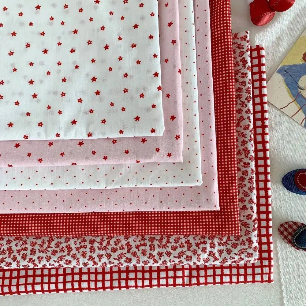 

Ткань из 100% хлопка 145x100 см, 40S, с красным цветочным узором, в клетку, в горошек, со звездами, для рукоделия, детской одежды, сумок, кукольных платьев, шитья