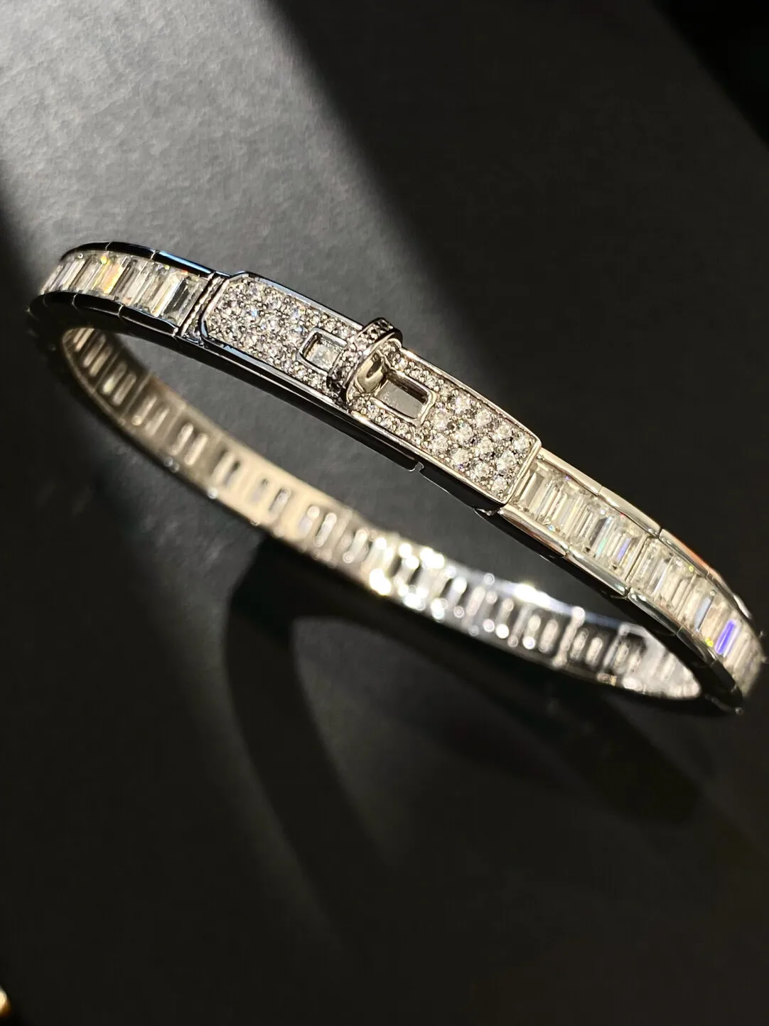 Italian Medieval Style Belt Buckle Flash Trapezoid Diamond Bracelet · 28.6g · 16ct · Width 5.7mm · 16