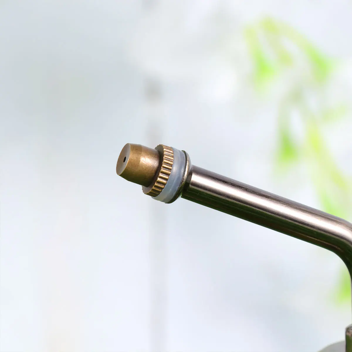 

1Pcs Glass Watering Can Hand Pressure Type Large Capacity Transparent Body Long Mouth Design for Indoor Outdoor Plant Care