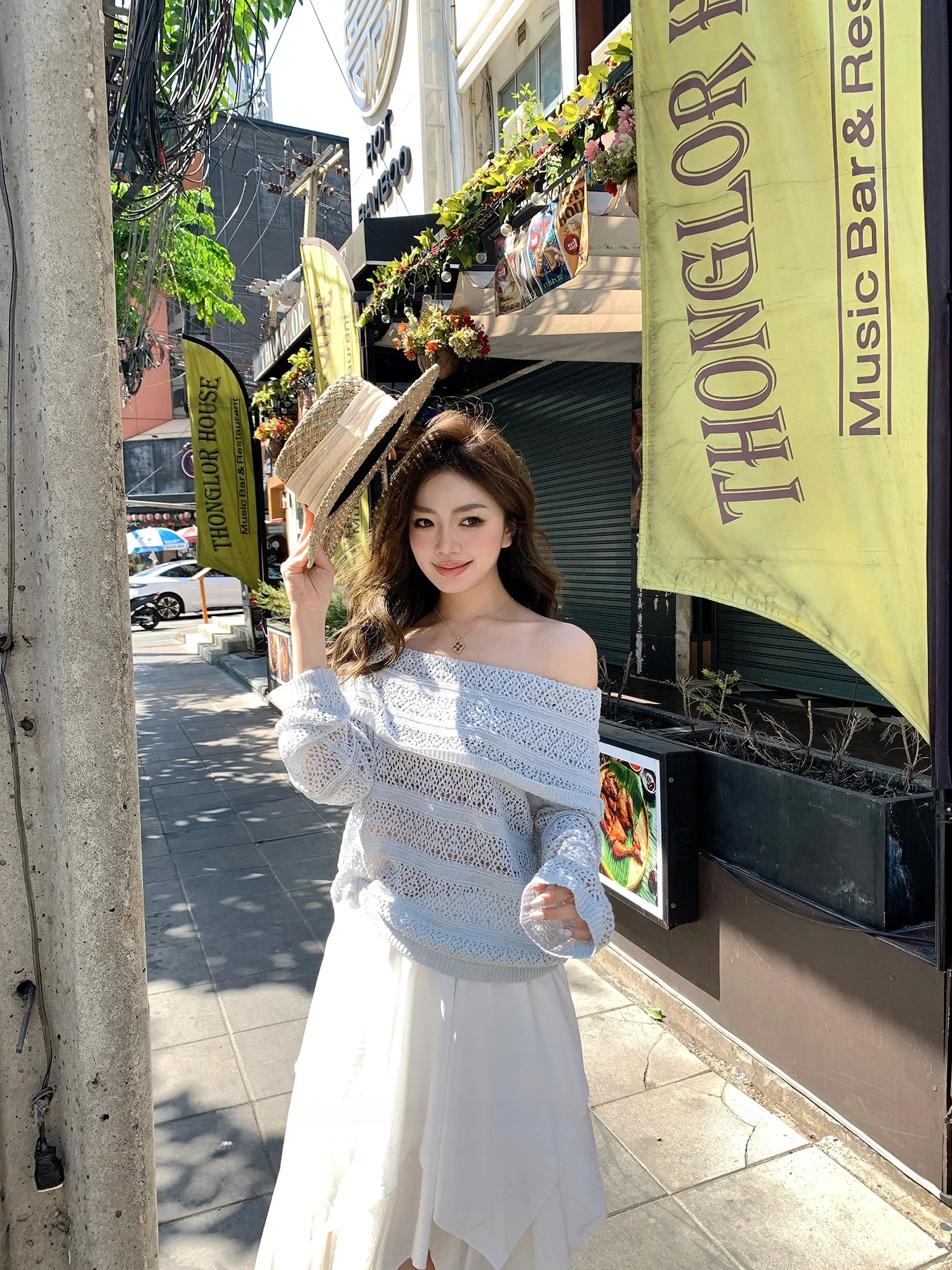 

AeoAlways Hollow out Knitted Sweater Women's Spring New Style One Shoulder Bared Top Korean Style Loose Fit Long Sleeve