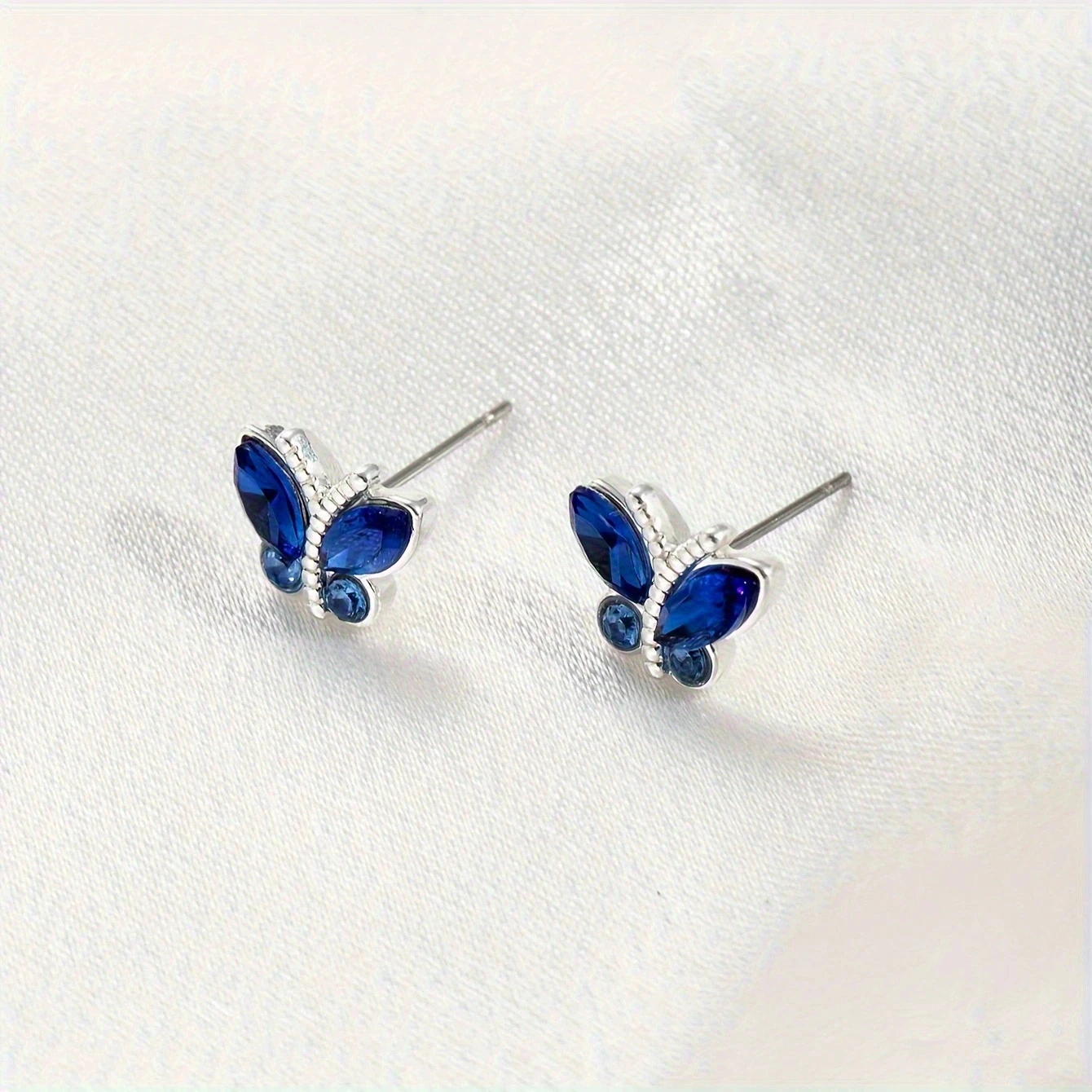 Luxury Fashion Trend Inlaid Blue Zircon Butterfly Shape Earrings for Women Elegant Simple Creative Anniversary Gift Jewelry