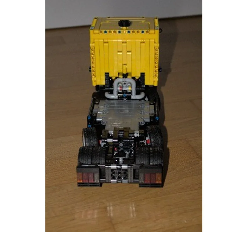 

MOC-149719 Yellow New Semi-Trailer Truck Building Block Model 982 Parts MOC Boys Children's Birthday Christmas Toy Gift