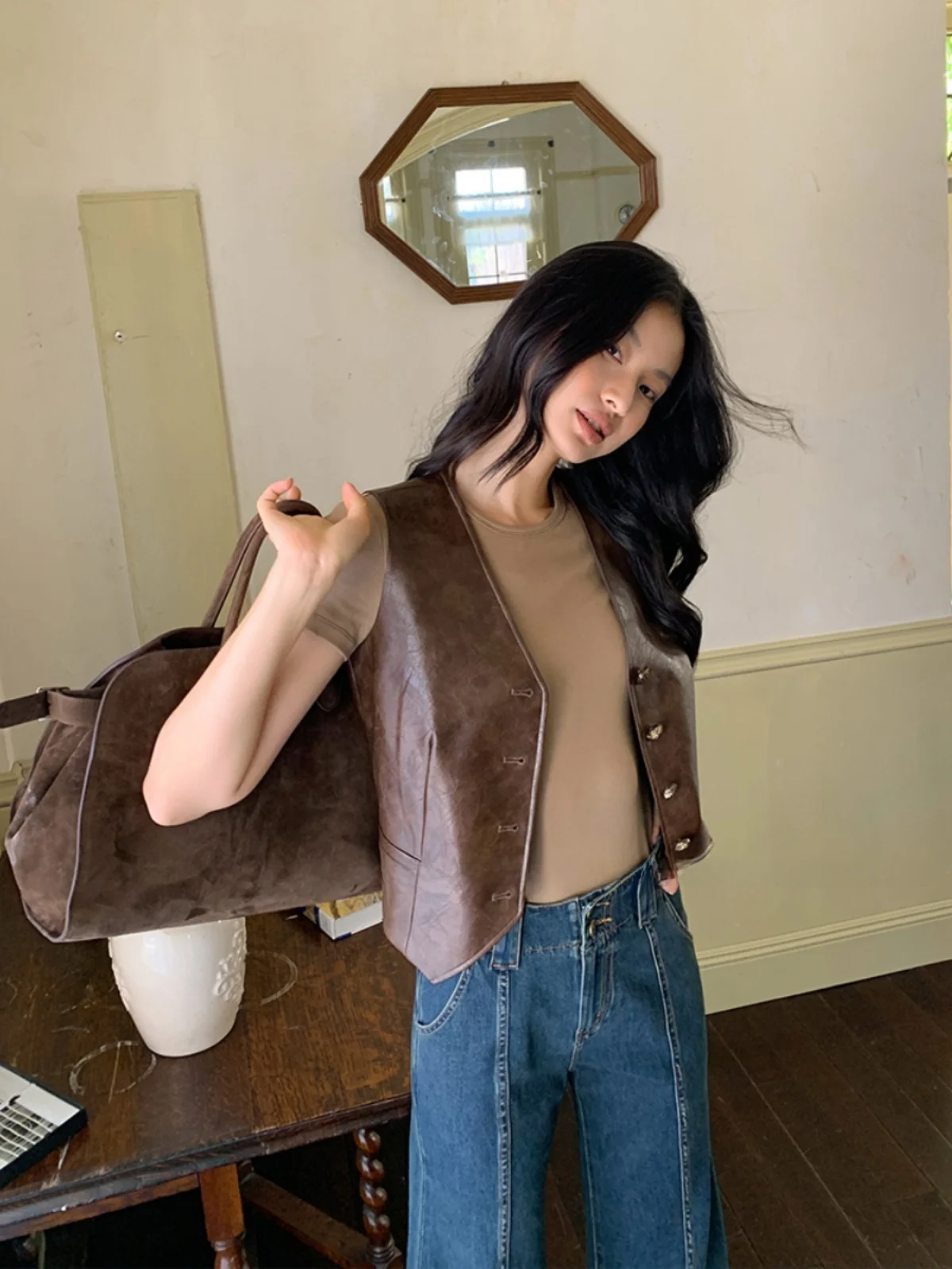 

Classic V-ne PU Leather Vest Slim Fit Berlin S Ele Ma Jia ALONE SAVOR Long Xier Berlin Conicles 8067