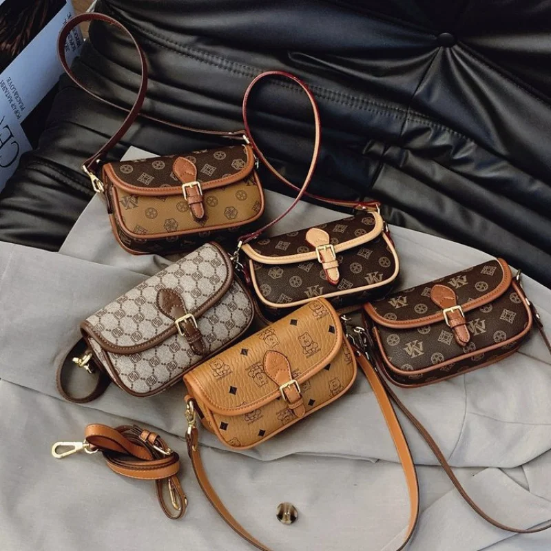 حقيبة ساعي جلدية فاخرة للنساء، حقيبة كتف كروس، حقيبة يد مصممة، محفظة أنيقة ومتعددة الاستخدامات