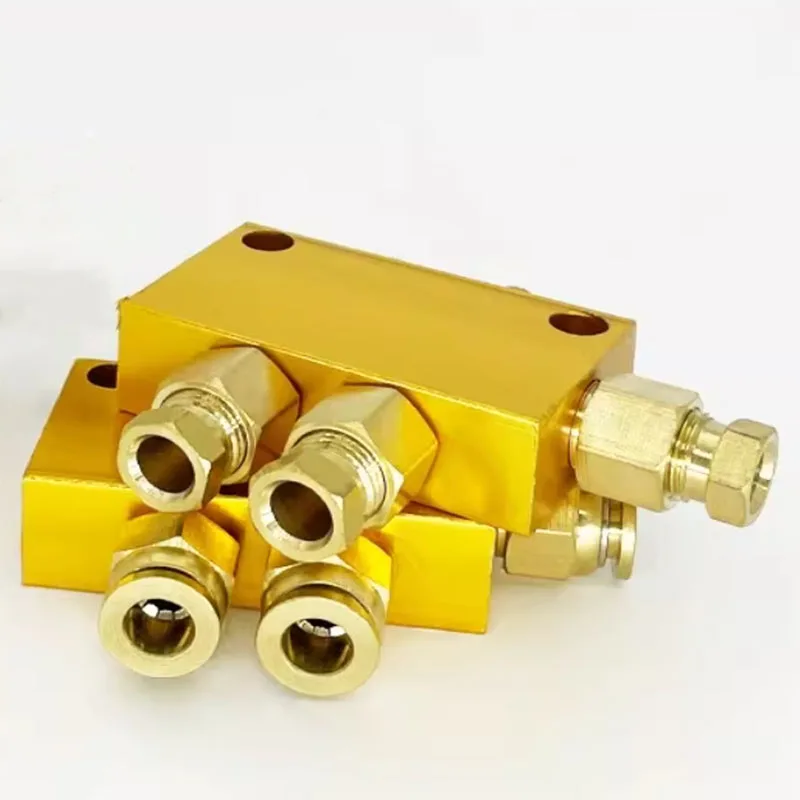 Oil circuit distributor, adjustable oil discharge distributor, machine tool oil discharge pipe, lubrication oil system