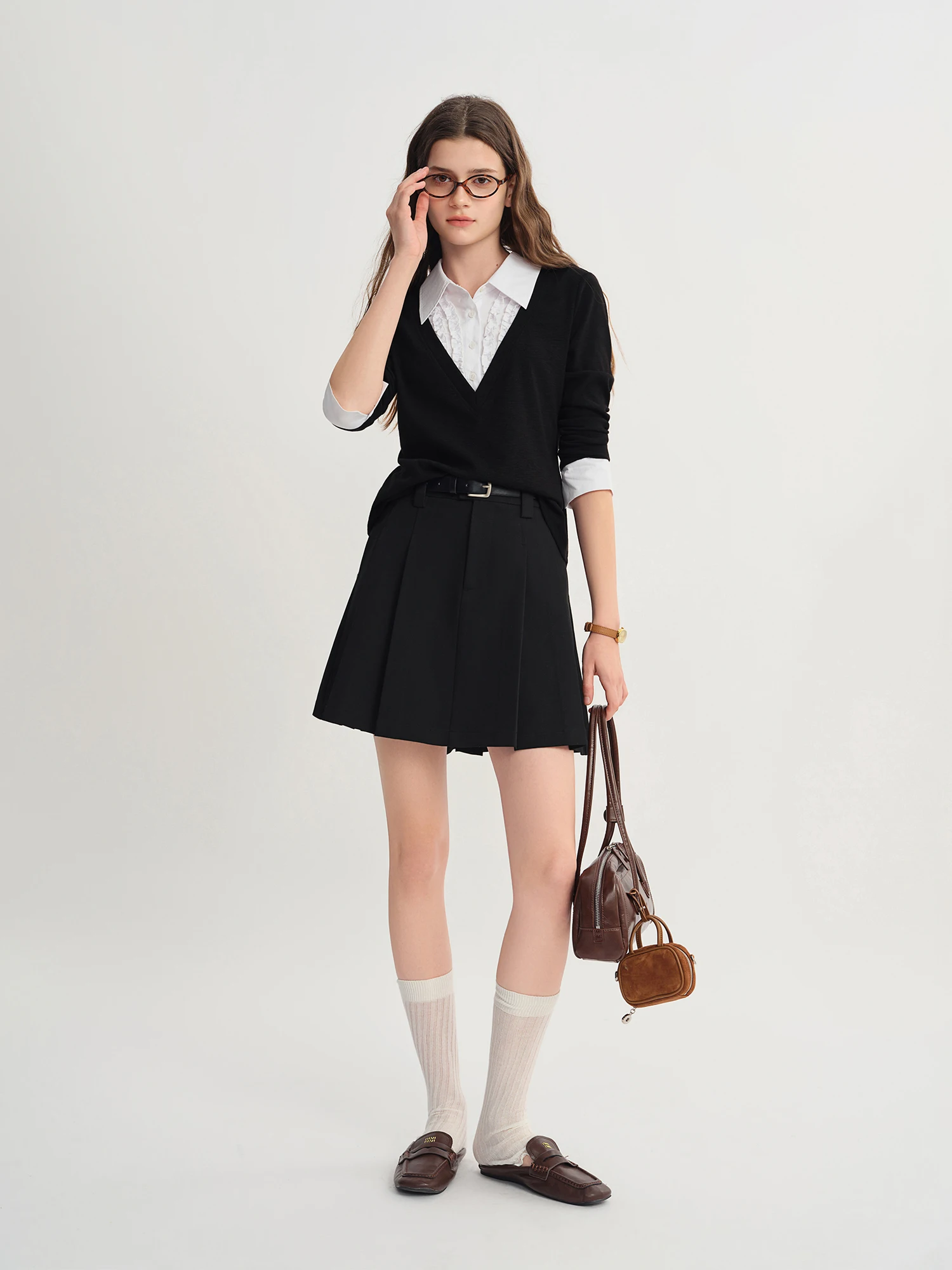 DUSHU プラスサイズの女性の偽ツーピース長袖パッチワークシャツ 2025 秋新着ニットプルオーバーファッション通勤トップ