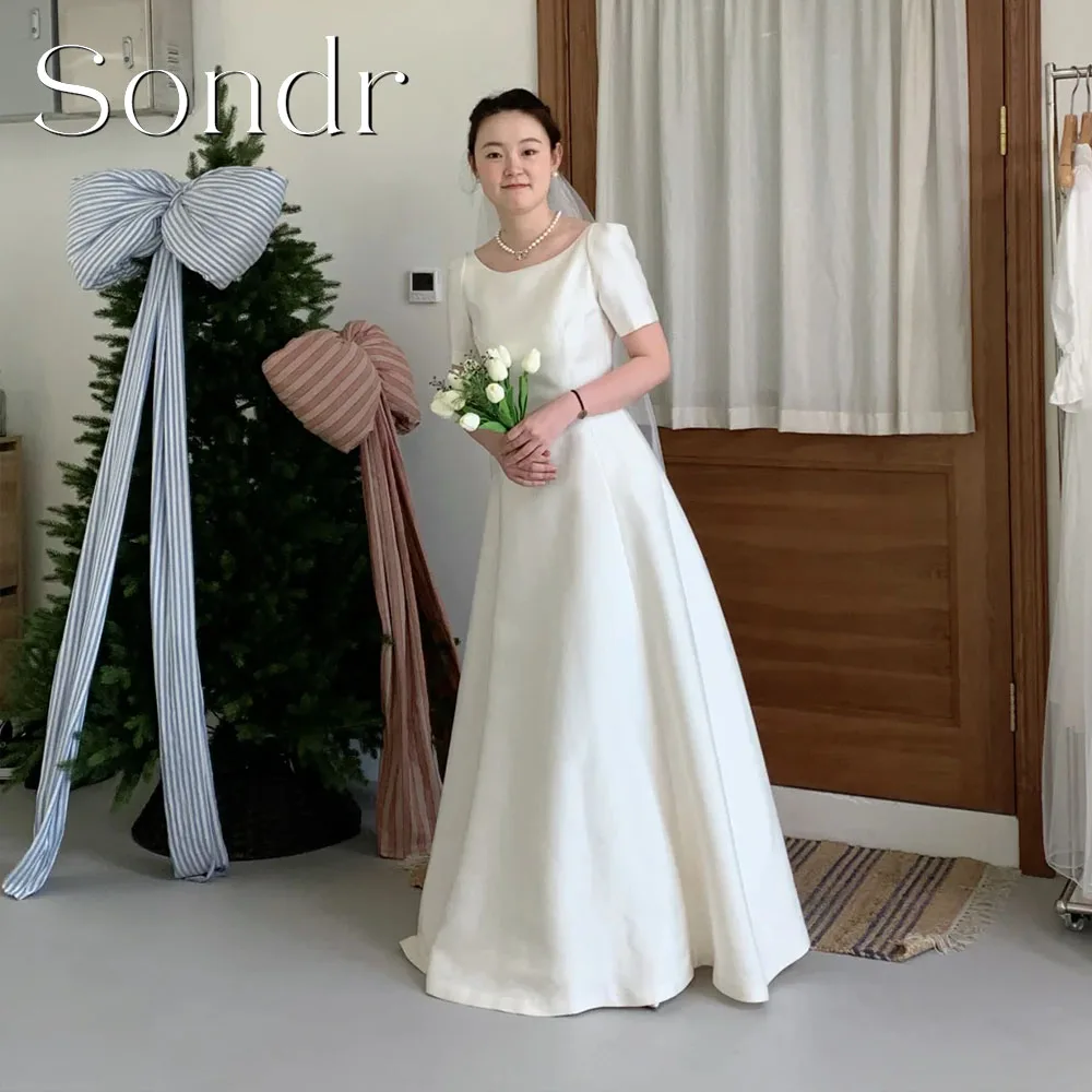 

Sondr Customized Satin Korean Wedding Dresses Scoop Collar Short Sleeves Bridal Party Gown Floor-Length Snap Dress