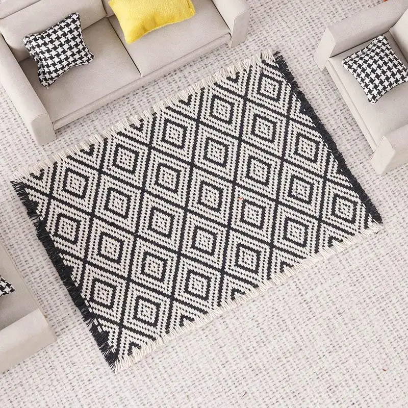 1PC Cloth Decor Toy Doll House Accessories toy 1:12 Dollhouse Miniature Model Toy Carpet Blanket Furniture Home Model