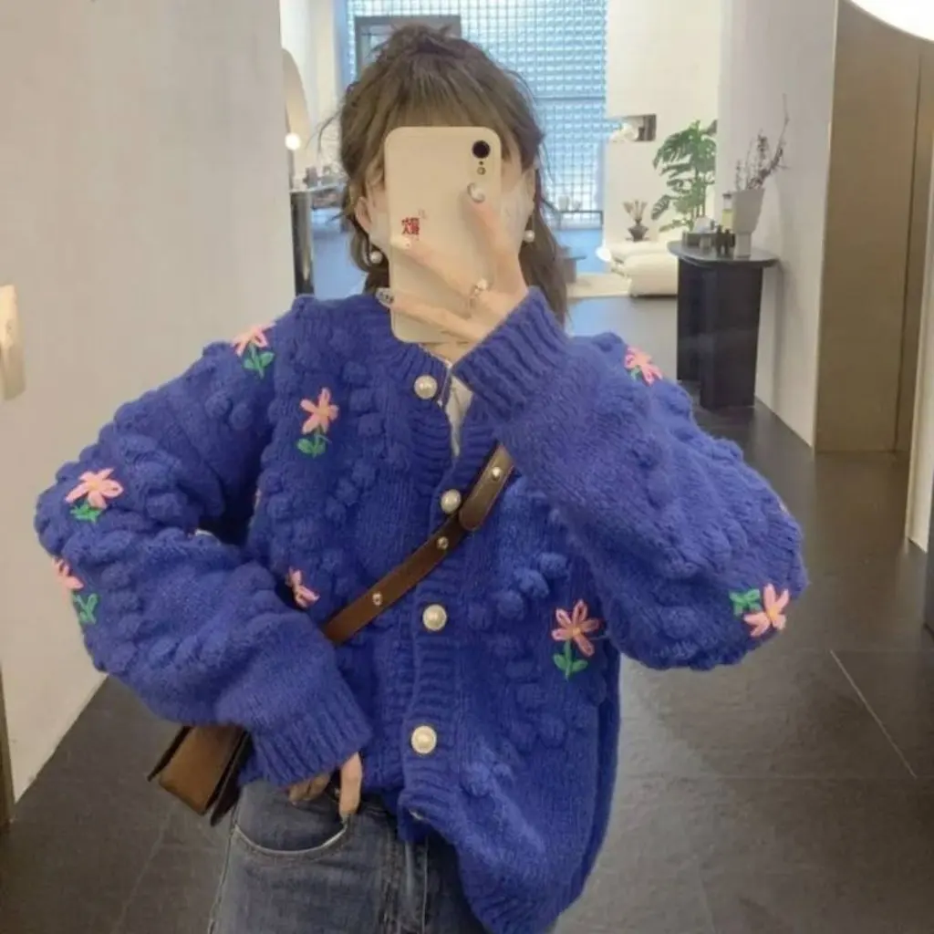

Женский кардиган в корейском стиле, осень-зима, нежный утягивающий вязаный свитер с цветочной вышивкой, свободный топ