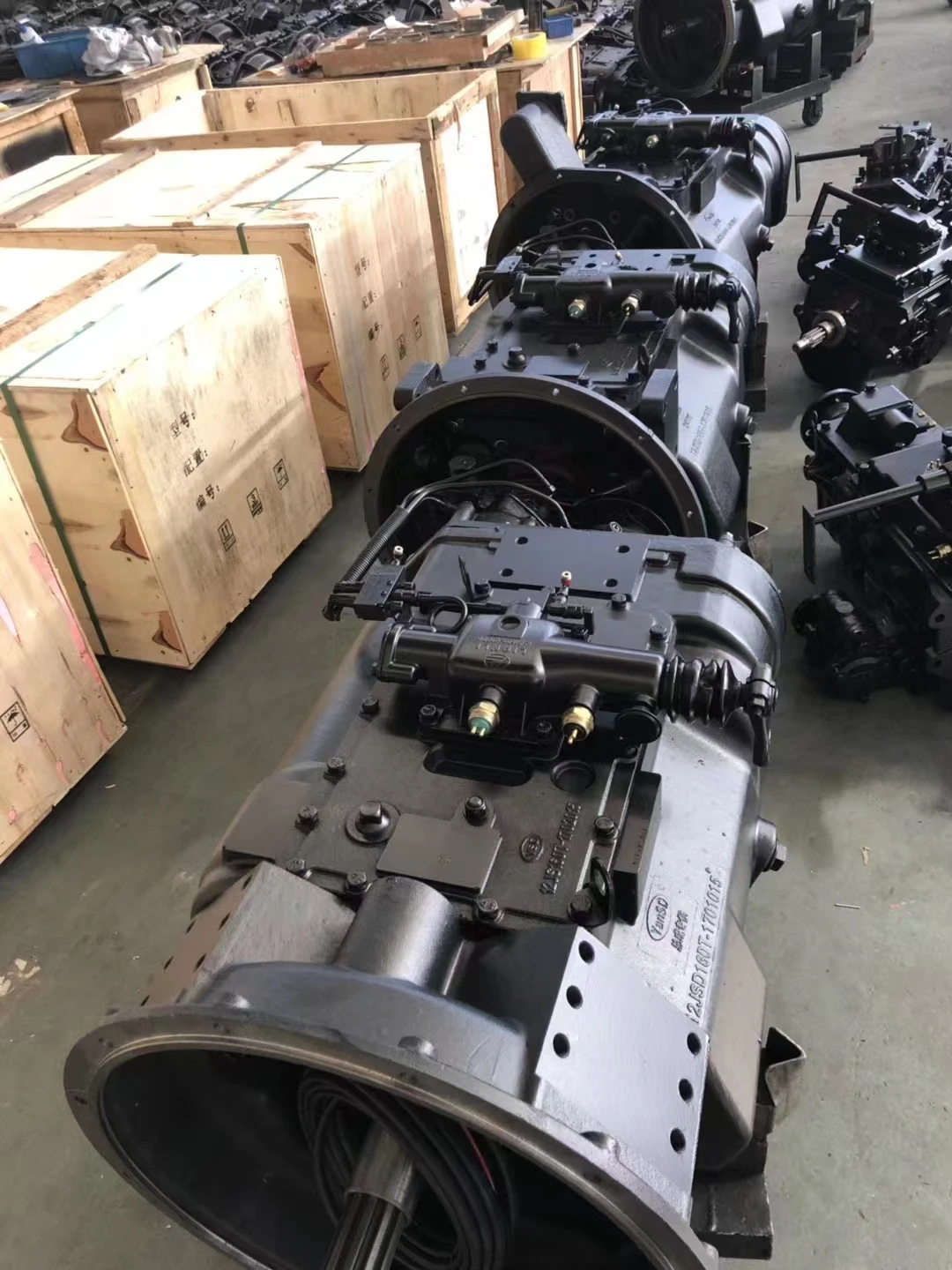 12JS200TA Heavy Duty Truck Transmission Assemblyfor Shakman Dongfeng China Heavy Duty Truck HOWO Dump Truck FAST Transmission