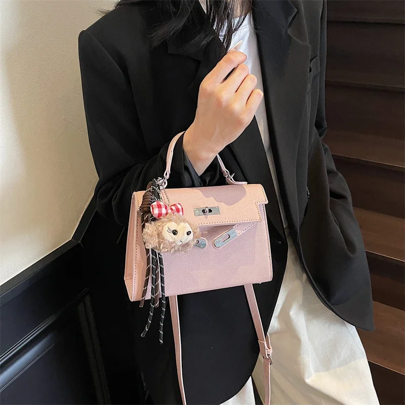 

Fashion Women's Elegant Leather Crossbody Tote Bag Luxury Designer Shoulder Handbag Classic Style For Modern Wear
