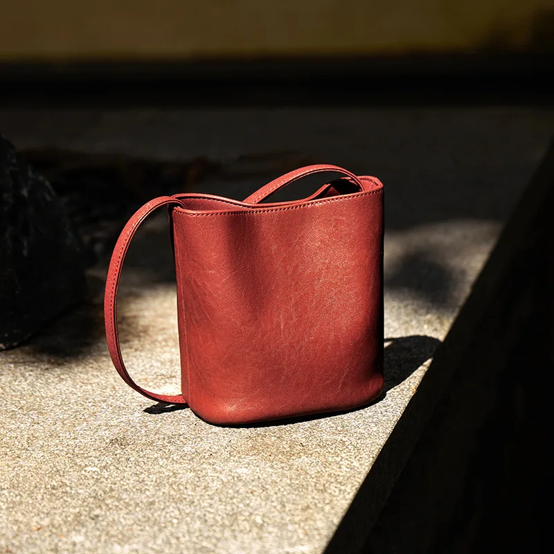 

Нишевая дизайнерская женская сумка, простая модная сумка на плечо из натуральной кожи, однотонная повседневная двухслойная женская сумка через плечо из воловьей кожи