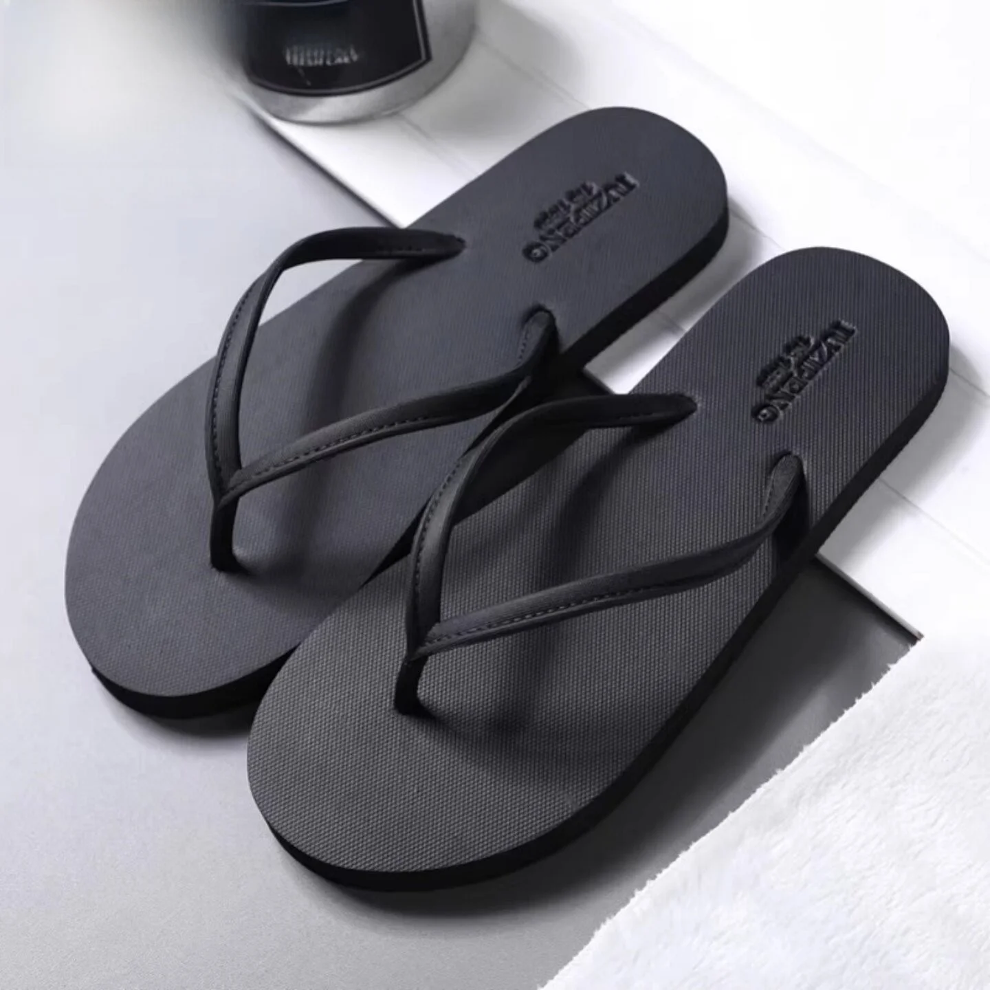 Japanese Style Casual Men's Summer Anti-Slip Outdoor Woven Thong Slippers Wear-Resistant Beach Shoes Breathable Flat Heel