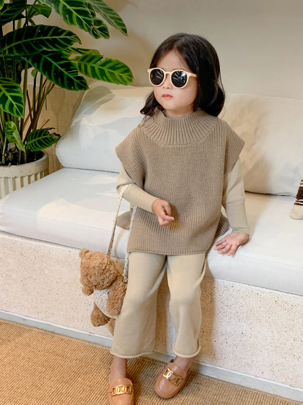 

Childrens Sets Girl New Retro Style Tender Soft Sweater Design Sense Korean 2024 Solid Color Knitting Vest Three Pieces