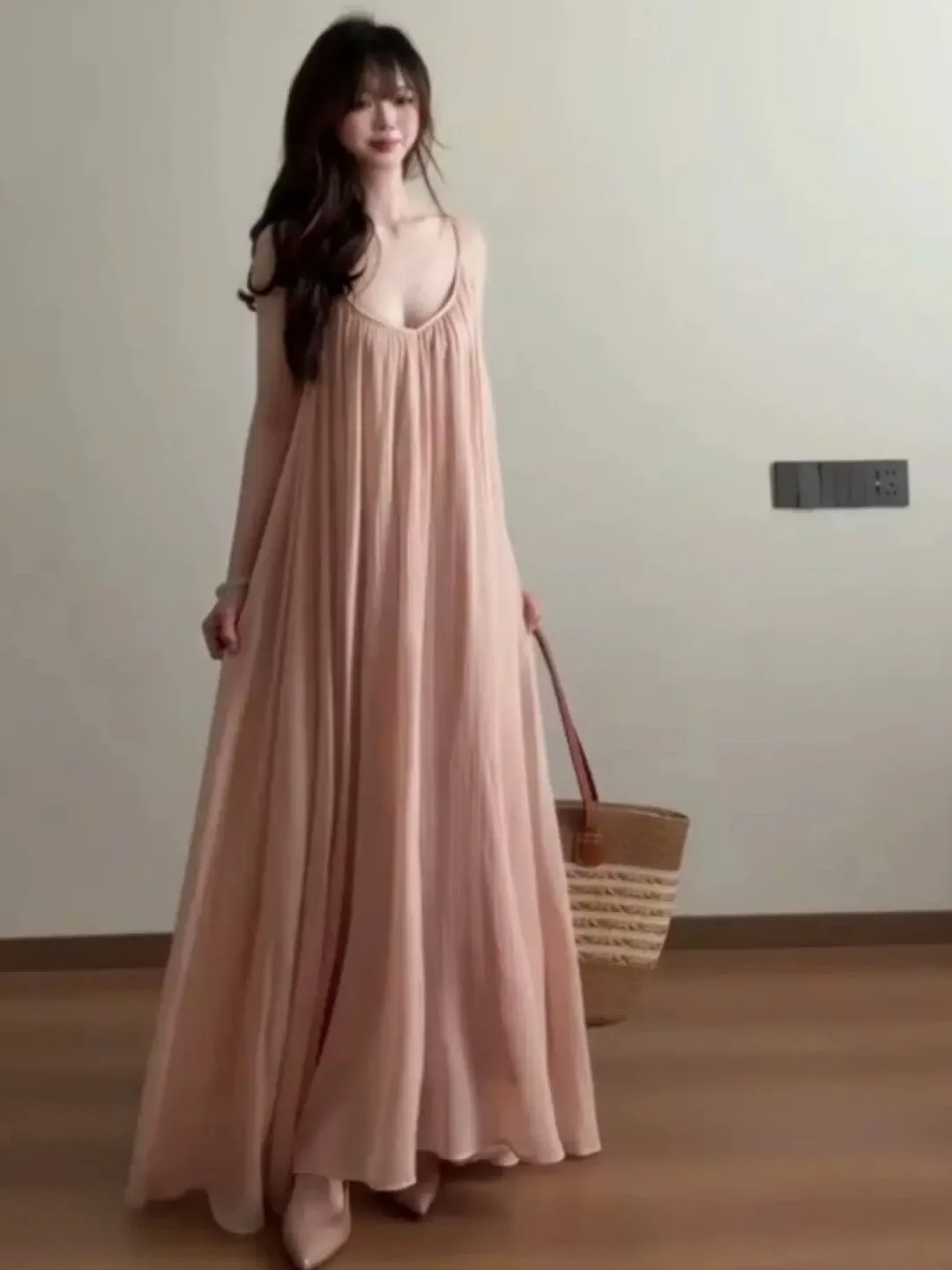 

Elegant plus Size Women's Pink Backless V-Neck Strap Dress Flowing Long Skirt French Style Summer Vacation Casual Wear