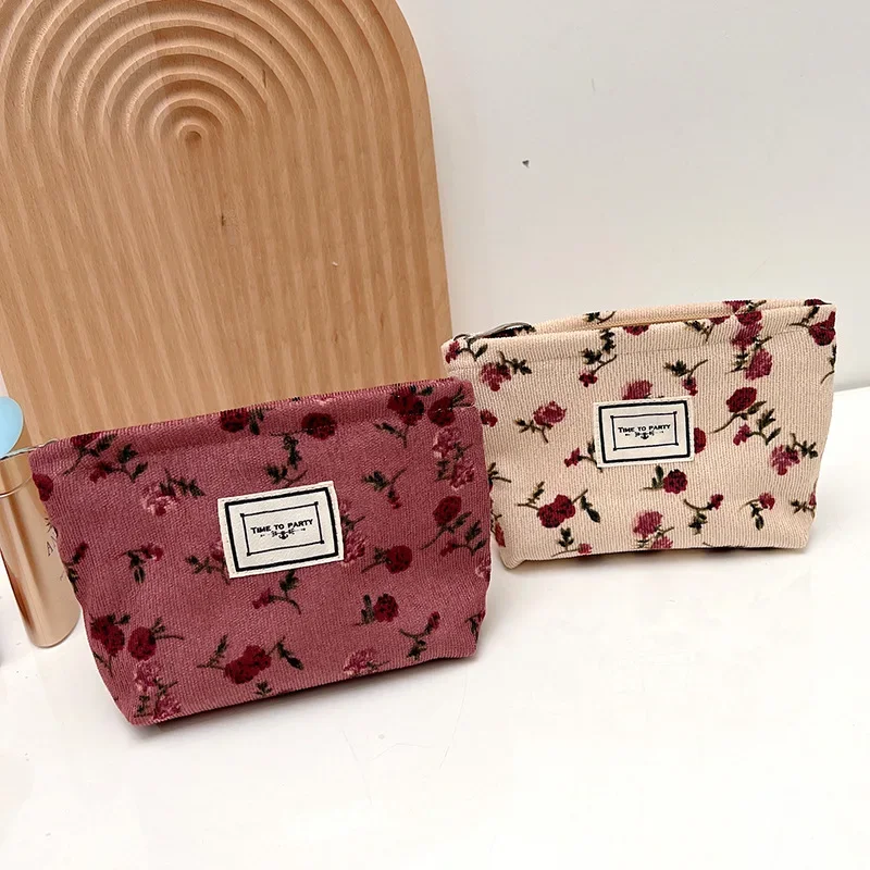 New Portable Clutch Cosmetic Storage Bag Vintage Floral Corduroy Makeup Bag Sanitary Napkin Pad Organizer Key Coin Purse Pouch