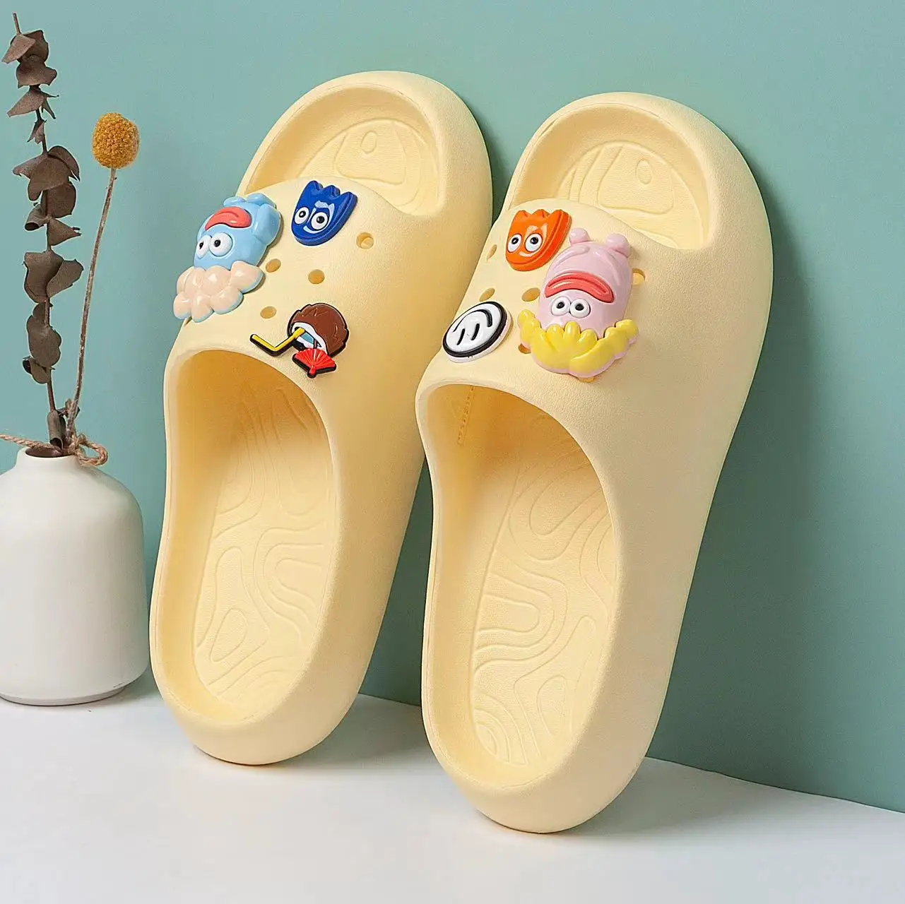 Platform Bathroom Home Slippers Women Cloud Slippers Fashion Soft Sole Eva Indoor Sandals Non-Slip Flip Flop Women Slippers