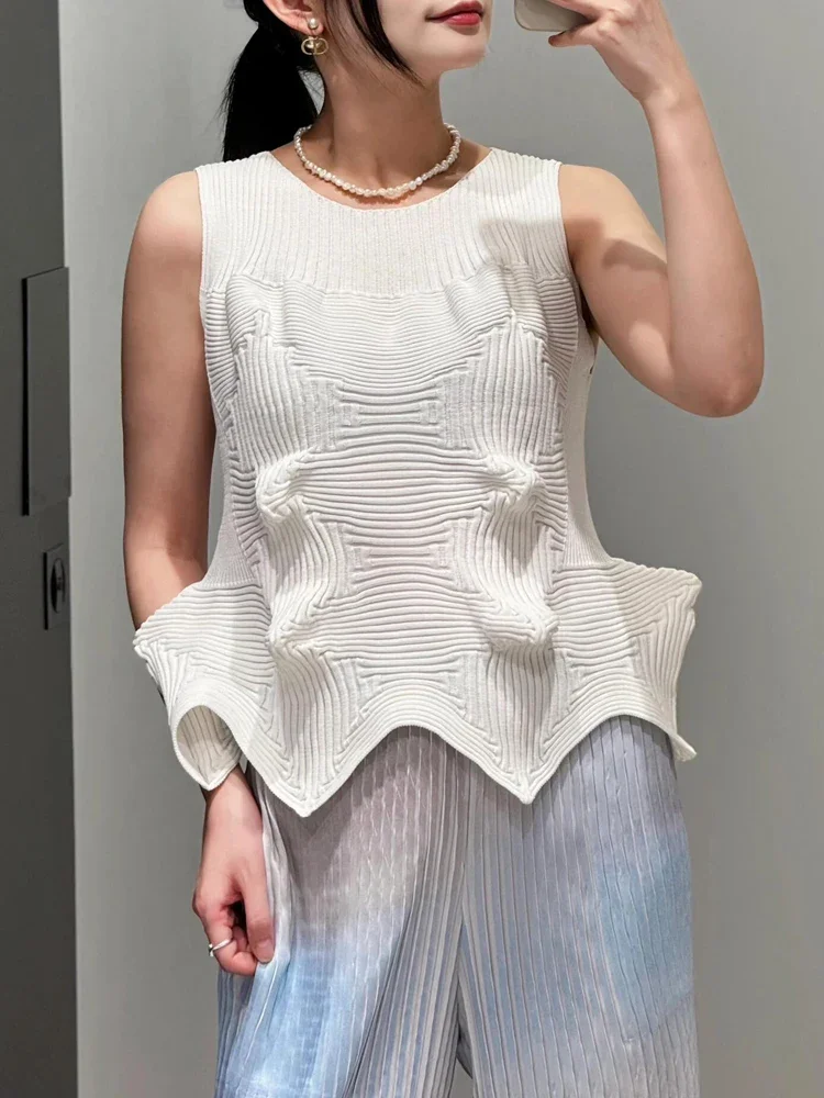 YUDX Miyake Pleated Sea Urchin Vest Women's Dress Bubble Halter Pod Sleeveless t-shirt Irregular Knit 2024 Fall New