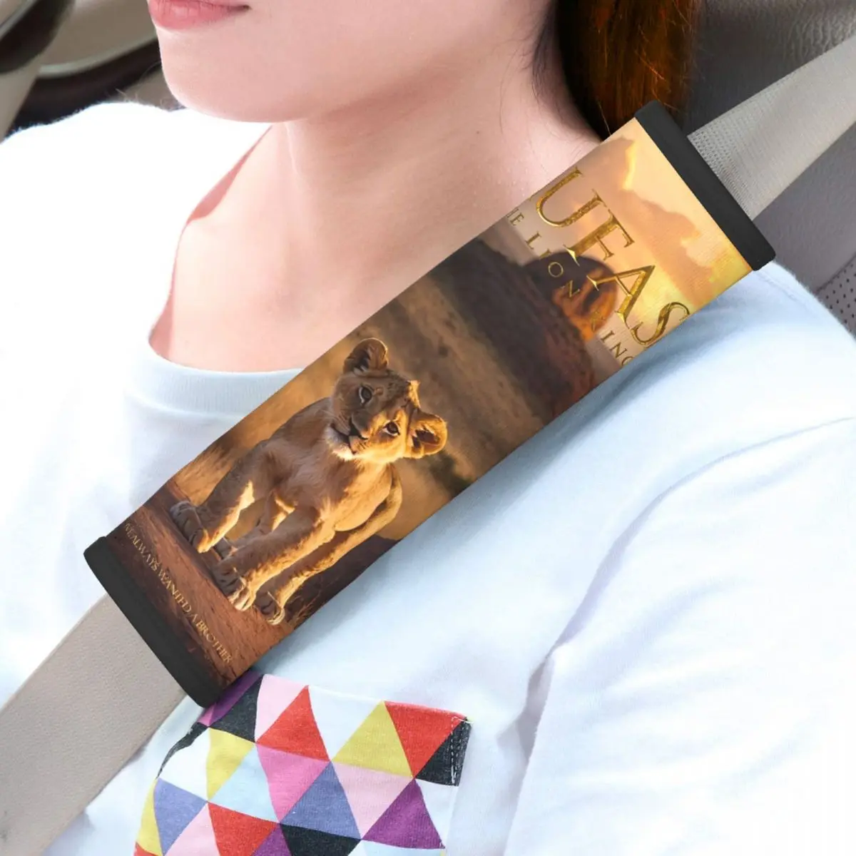 

Мягкий автомобильный чехол для ремня безопасности Mufasa The Lion King для более комфортного вождения, 2-х предметный ремень безопасности, наплечная накладка для рюкзака