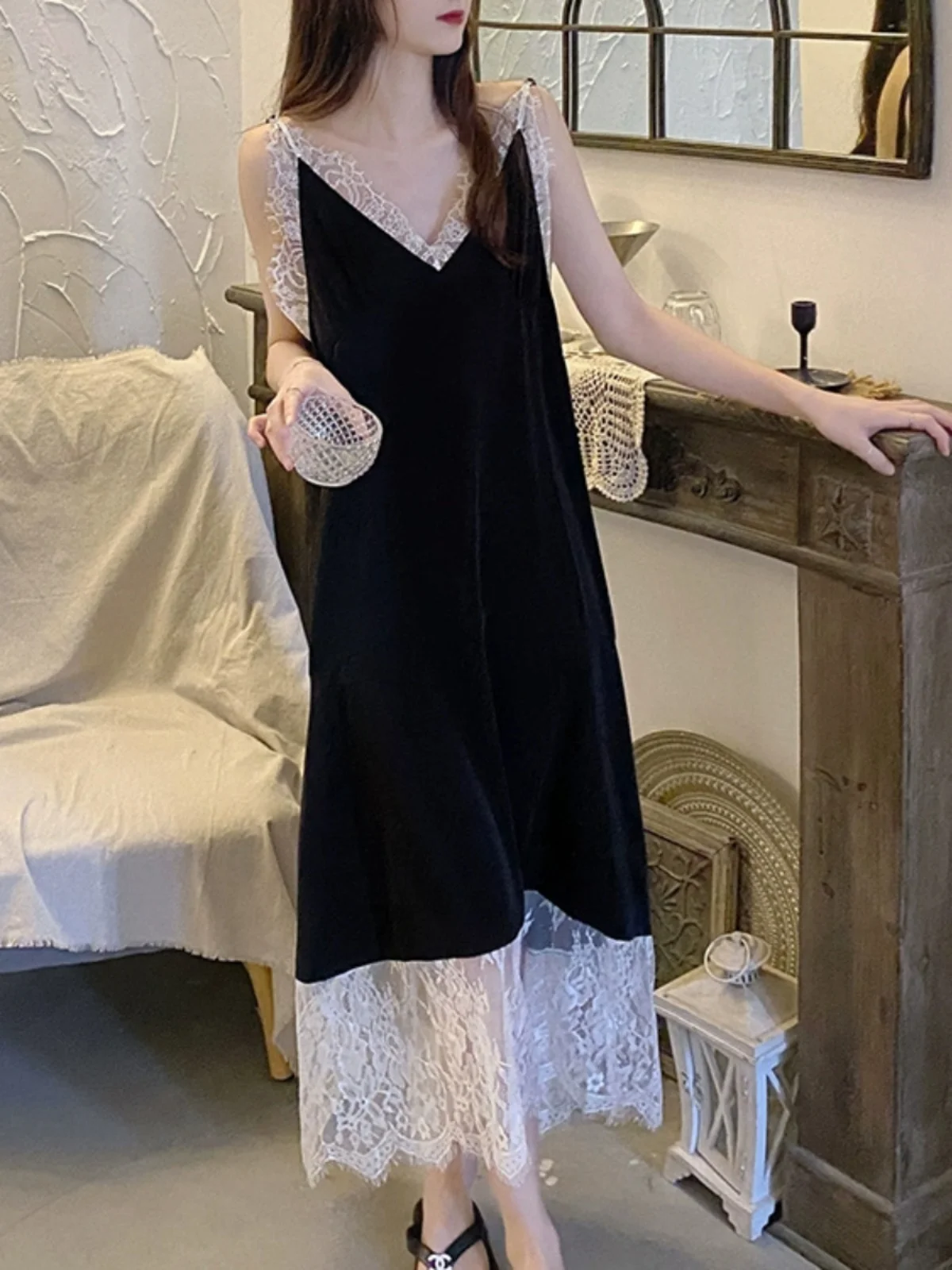 

plus Size Lace Sleep Dress over Knee Women's Outerwear Summer Sexy Home Clothes V Neck Long Sleeveless Gown for Fat MM