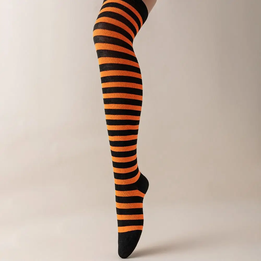 الدفء جوارب مخططة ملونة النمط الياباني امتصاص العرق جوارب طويلة مخططة لينة فوق الركبة فوق جوارب طويلة عيد الميلاد