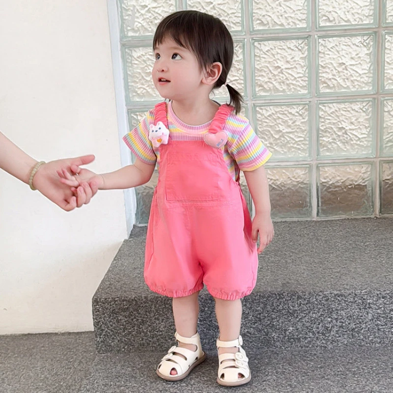 

Summer overalls set2026New style colorful striped short-sleeve top and stylish shorts for baby girls, casual children's clothing