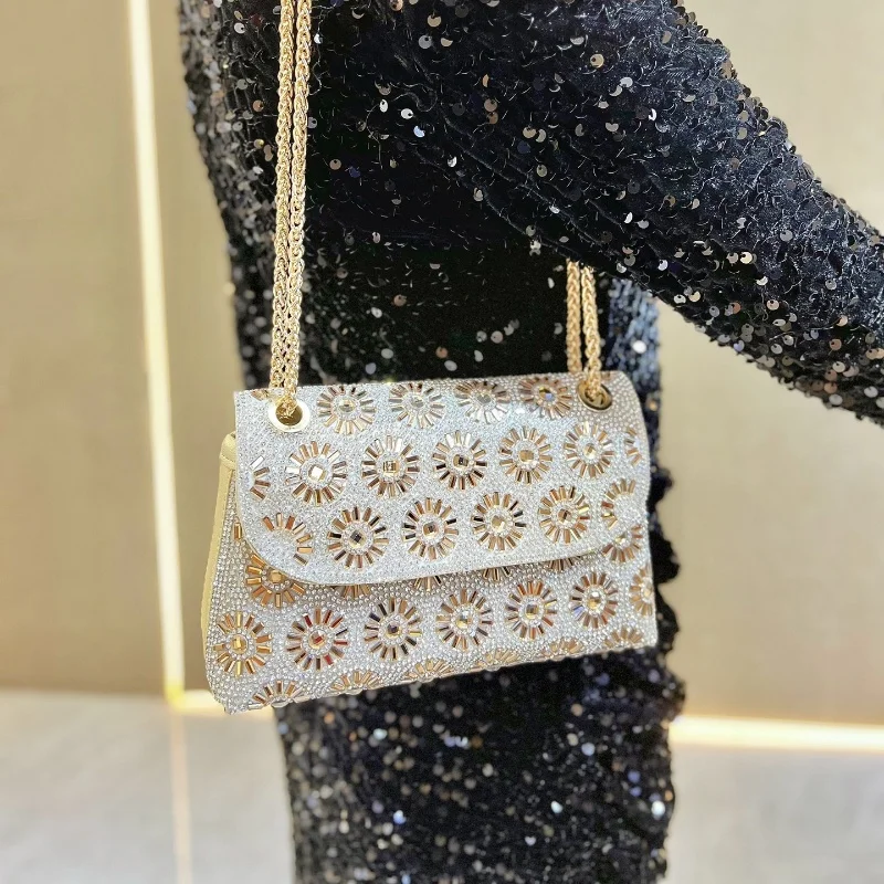 2025, neue schicke Luxus-Glitzer-Handtasche für Damen, Abend-Clutch, modisch, zart, mit Nieten besetzt, Diamant-Partytasche, Damen-Ketten-Umhängetasche