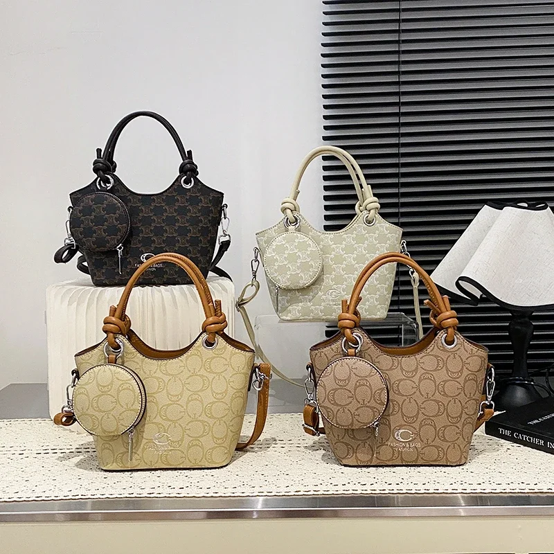 

Luxury Fashion Element Diaper Bag Blending Classic Design Fits Aesthetic Needs of Young Luxury Loving Parents
