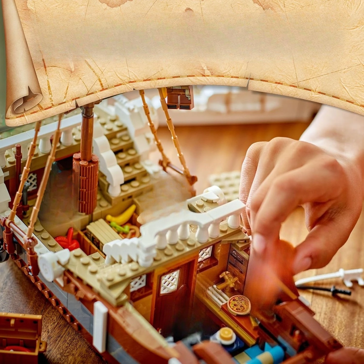 مجموعة مكعبات بناء Merry Adventure Pirate Ship 75639 متوافقة مع جزيئات Lego مناسبة لهدايا عيد الميلاد 1376 قطعة