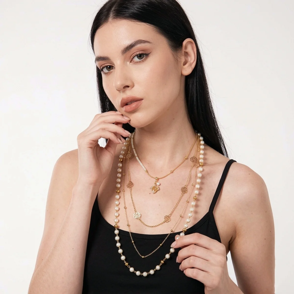 Elegante französische Zirkon-Ahornblatt-Halskette mit hohlen Rosenblüten und simulierten Perlen für Damen und Herren, Ins-Stil, florales Choker-Schmuckstück – Detail 8