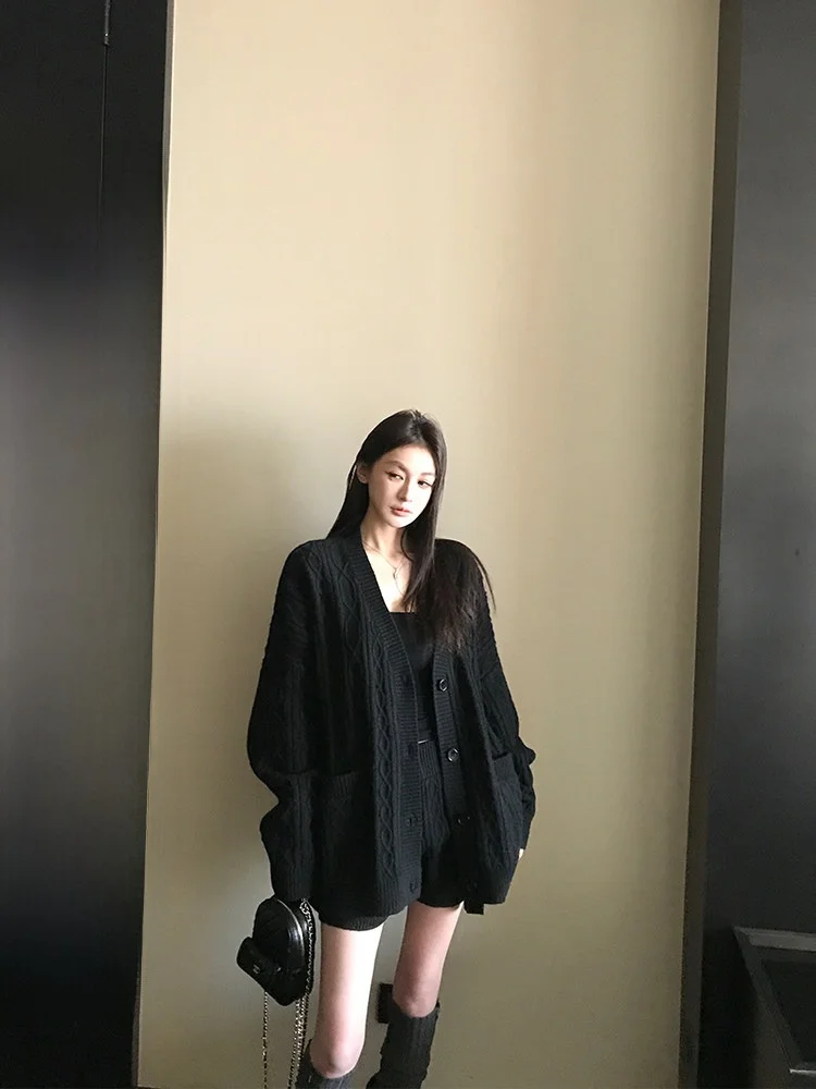 

Ladies' Knitted Woolen Cardigan Sweater V-Ne Lazy Sle with Flower Twist Design Autumn Winter Two-Piece Faion Set Korean...