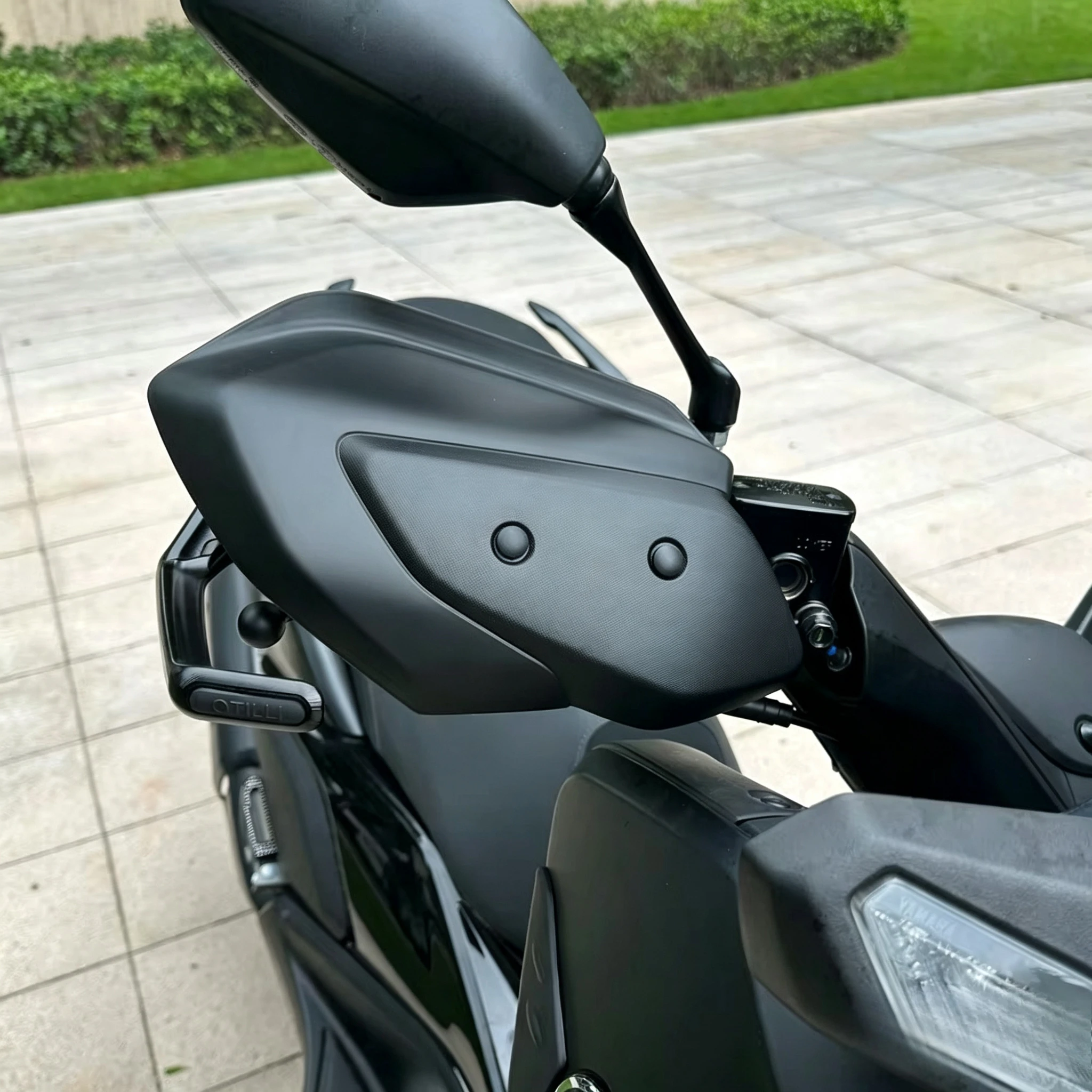 Motorcycle Hand Guards Handguards Fit for Yamaha X-MAX 125 XMAX 300 2023-2024, Handlebar Hand Protection Modification Accessorie