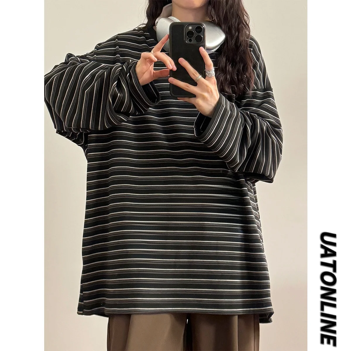 

UATONLINE2025 Loose Fit Striped round Ne Long Sve T-irt Hoodie Women's Faionable College Sle American Retro Autumn