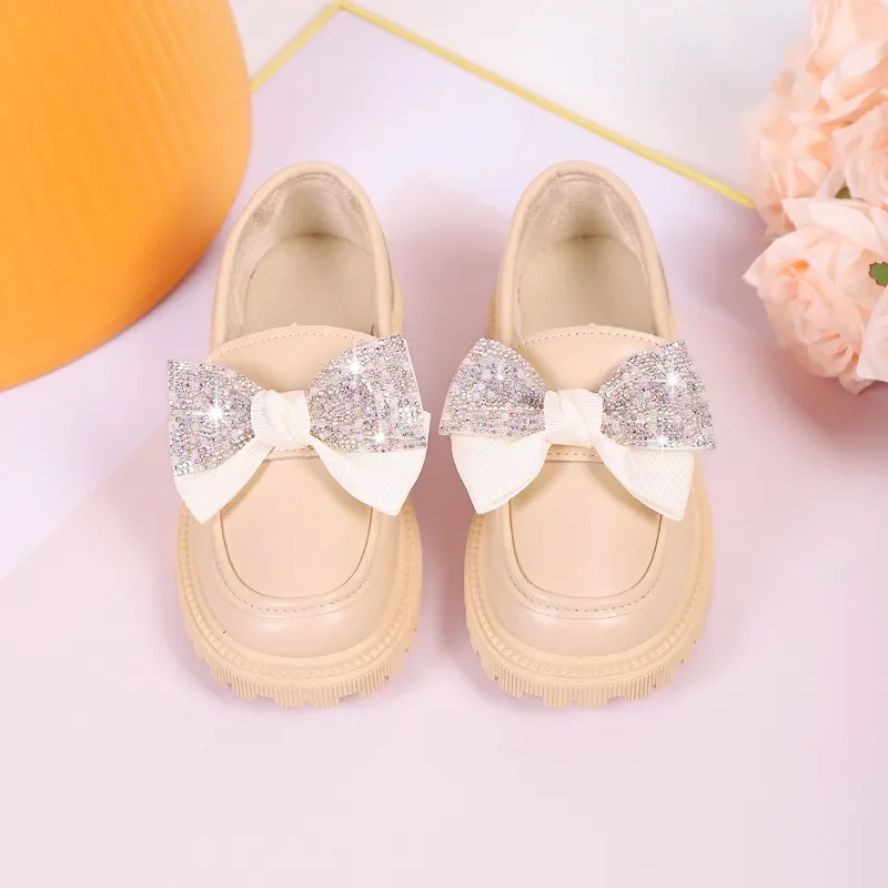 

2025 Autumn New Children Flat Shoes with Sweet Bows Chic Girls Leather Shoes Soft Bottom Kids Performance Shoes Round Toes Shiny