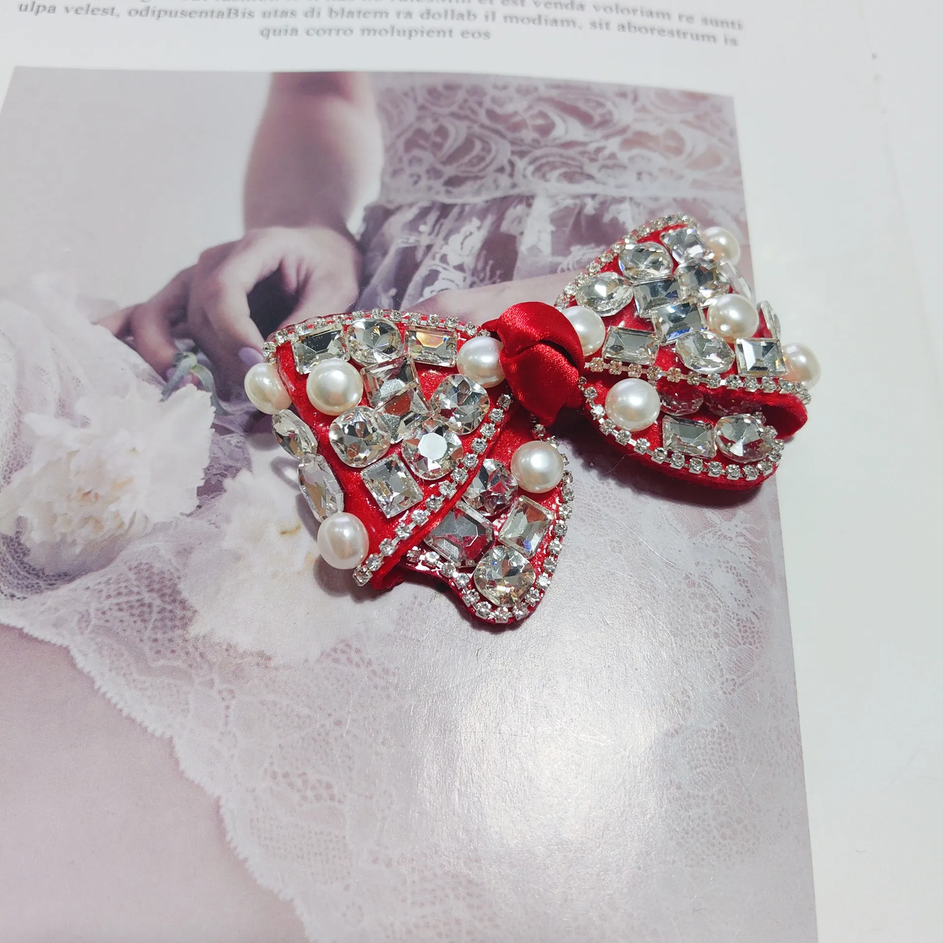 

1 пара тканевых туфель на высоком каблуке для свадебной вечеринки, украшения своими руками, нашивки, нашивка-бабочка, бриллиантовый жемчуг, галстук-бабочка, нашивка на воротнике