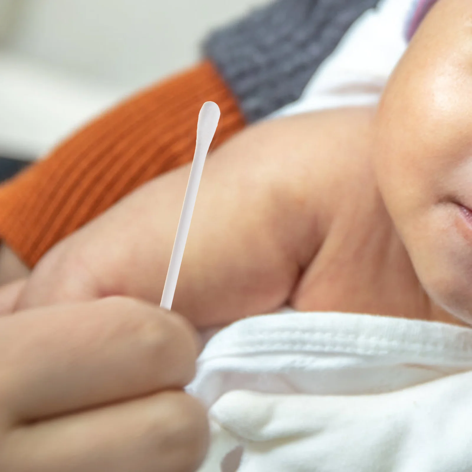 400 pz/2 scatole tamponi per naso per neonati bastoncini di carta bastoncini di cotone bastoncini per la cura del bambino tamponi per orecchie naso tamponi di cotone bastoncini per la pulizia dei neonati