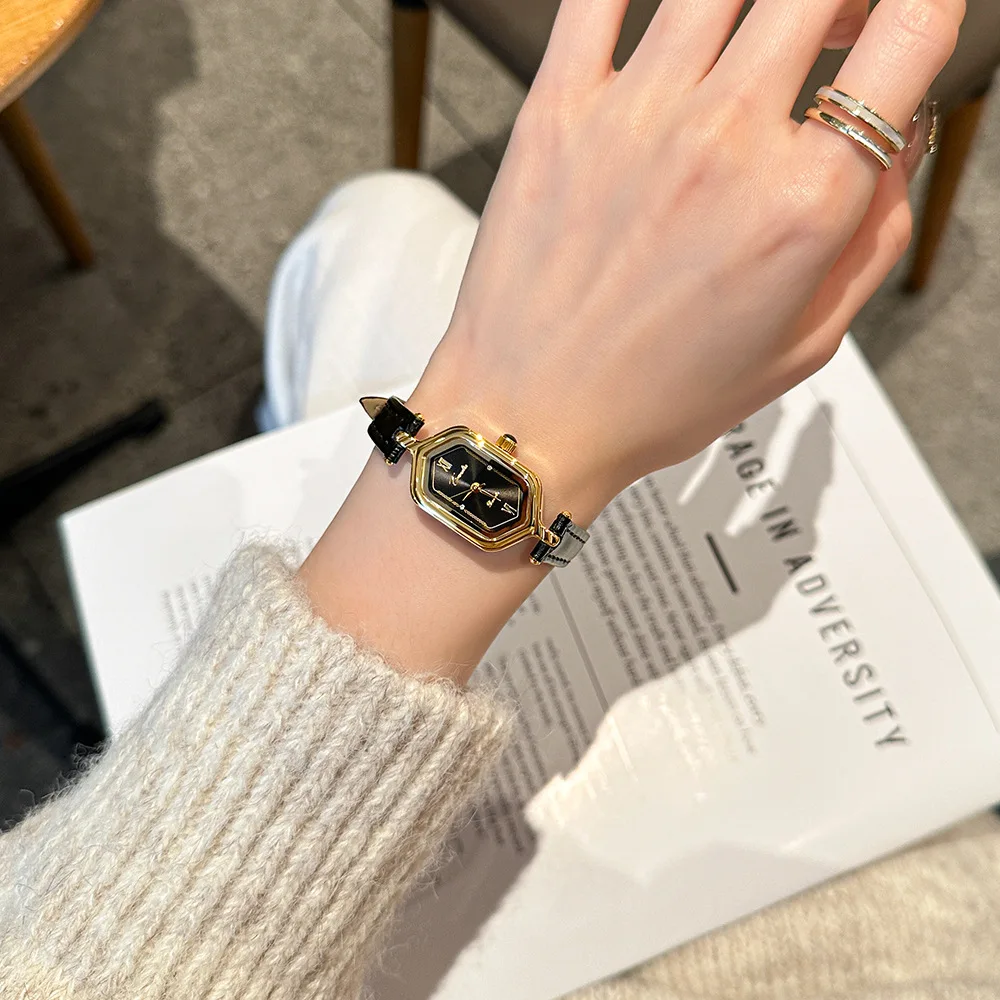 VintageStyle Small Dial Exquisite Watch With A Sophisticated And Elegant Feel A Stylish QuartzWatch Suitable As A Gift For Women