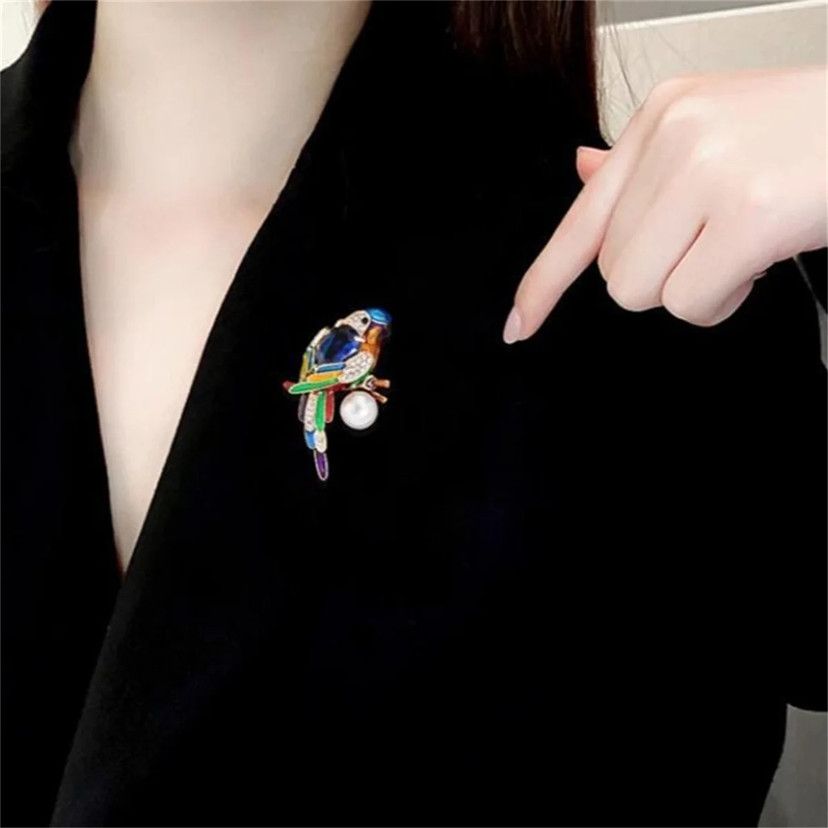 1Pc Parrot Brooch, Beautiful Simulation Animal Luxury Brooch, Exquisite And Elegant Women's Jewelry, Birthday Party Accessories