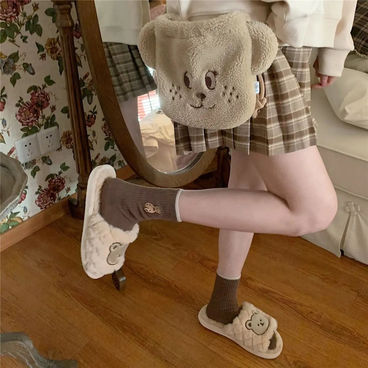 Winter Women House Slippers Faux Fur Fashion Warm Shoes Woman Slip on Flats Female Slides Black Pink cozy home furry slippers