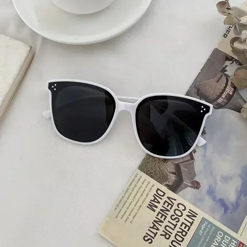 Luxury  Fashion Round Men and Women Sunglasses Fashion Classic Sunglasses Large Frame Sunglass Women Uv400