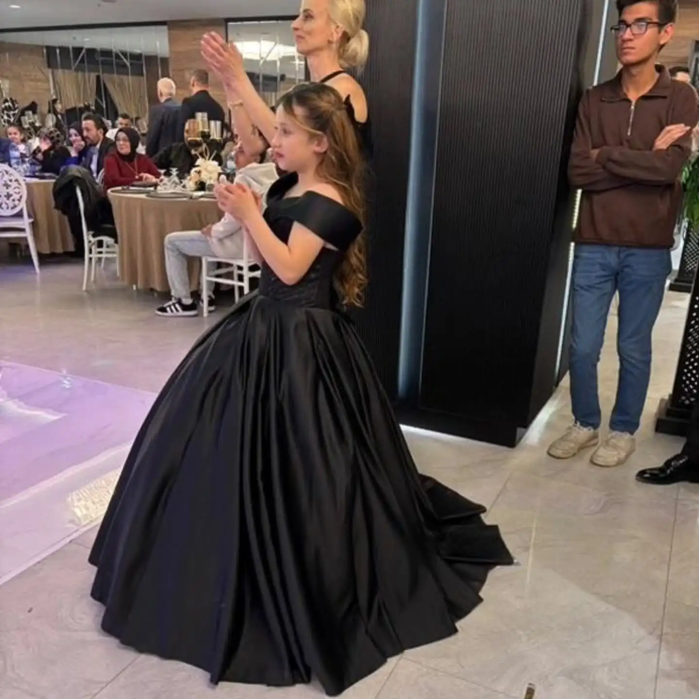 فستان فتاة الزهور من الساتان لحفلات الزفاف مطرز للأطفال مناسبة خاصة لفستان المسابقة للفتيات الصغيرات