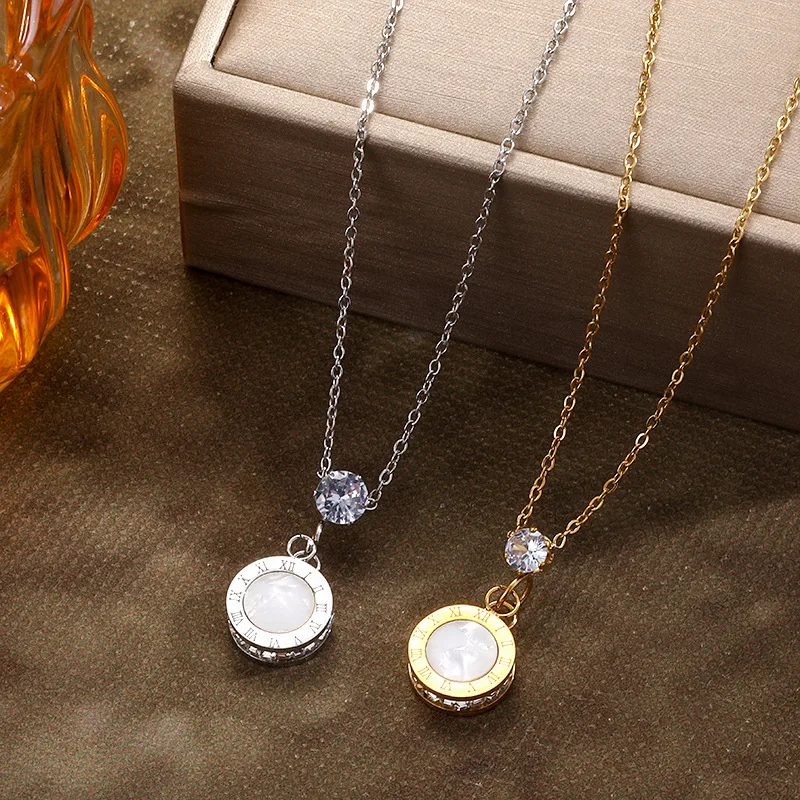 Vintage Roman Numeral Rotatable Pendant Necklace Women Double-Sided Shell & Black Stone Inlaid Gold Plated Necklace For Banquet