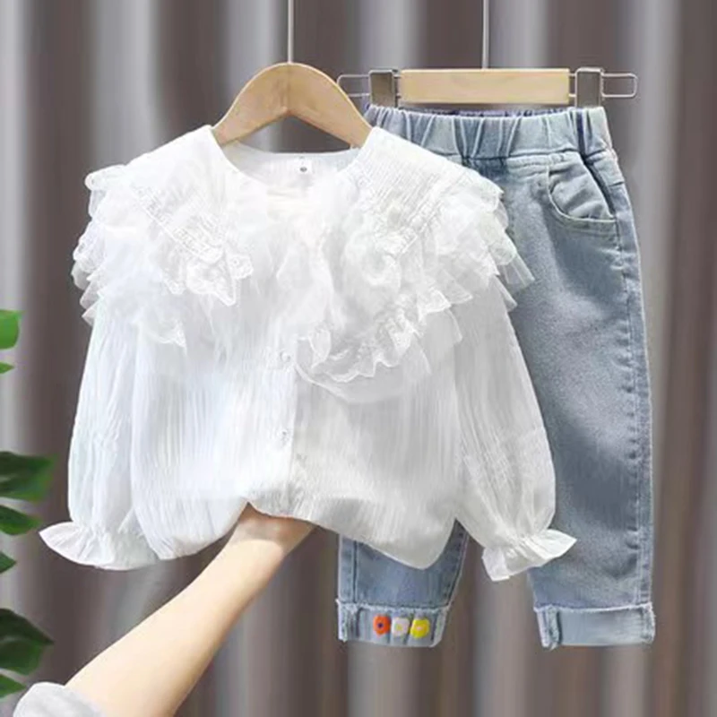 Kleinkind Mädchen Kleidungssets 2026 Herbst Kinder Spitzen-Rüschenkragen Langarm-Oberteil+Jeans 2-teiliges Set Süßes Prinzessinnen-Freizeitoutfit – Detail 3