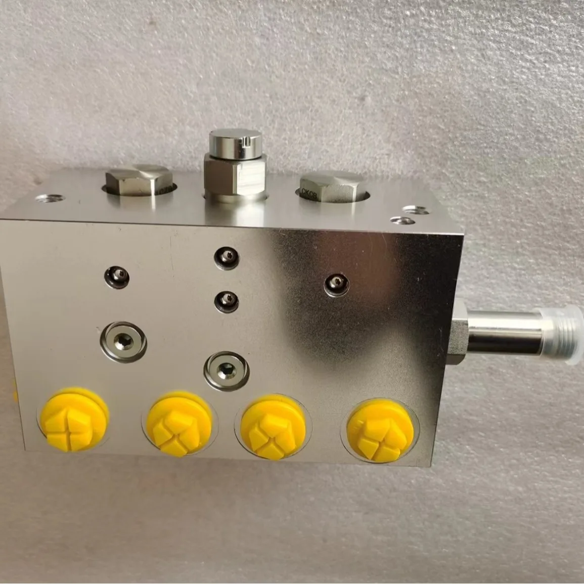 ZD-CKCB-XCN Side Shift Valve Assembly for Cascade Soft Bale Clamp Forklift Attachment