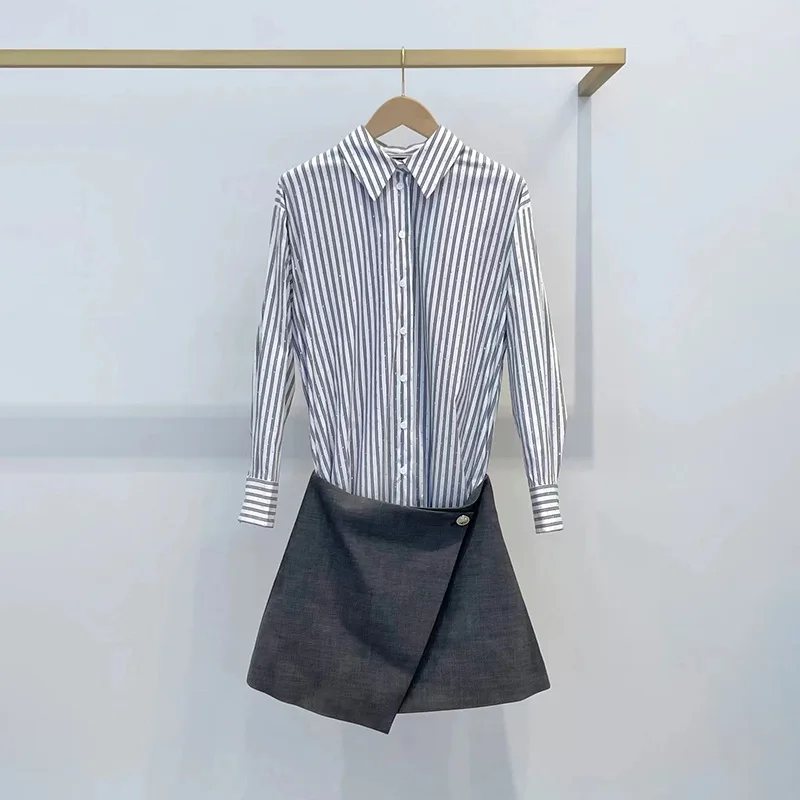 فستان بياقة قميص من قطعتين من القطن بتصميم جديد لعام 2025 مع فساتين تنورة مخططة عمودية بأحجار الراين