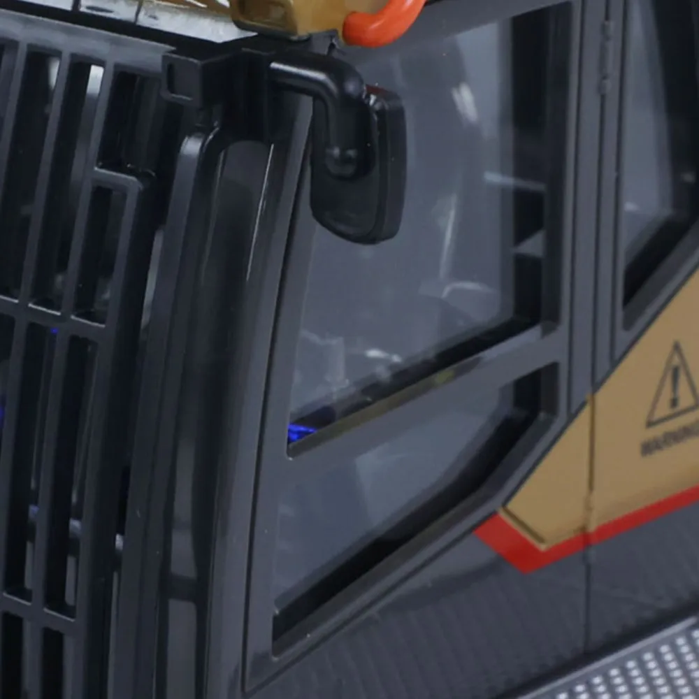 

US Sale HUINA Toy 1/14 592 RC Tracked Excavator Car Model Gift 2.4G Radio Light Sound