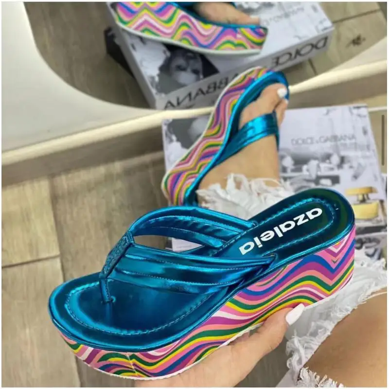 Zapatillas De espiga De fondo grueso para Mujer, sandalias De playa De tacón con pendiente, Color grande, novedad De verano, 2024